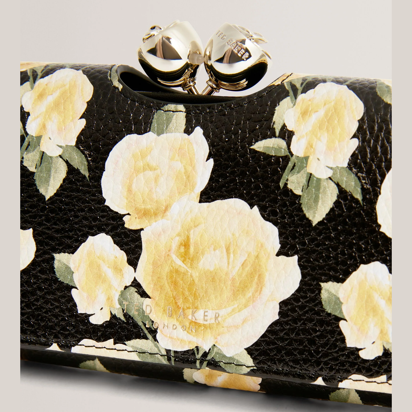【TED BAKER/テッドベーカー】ALBAZ ローズプリント がま口 長財布《ブラック》