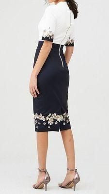 【TED BAKER | テッドベーカー】 AVII 花柄ペンシルスカートワンピース 《ホワイト×ダークブルー》【サイズ1 日本サイズ9】
