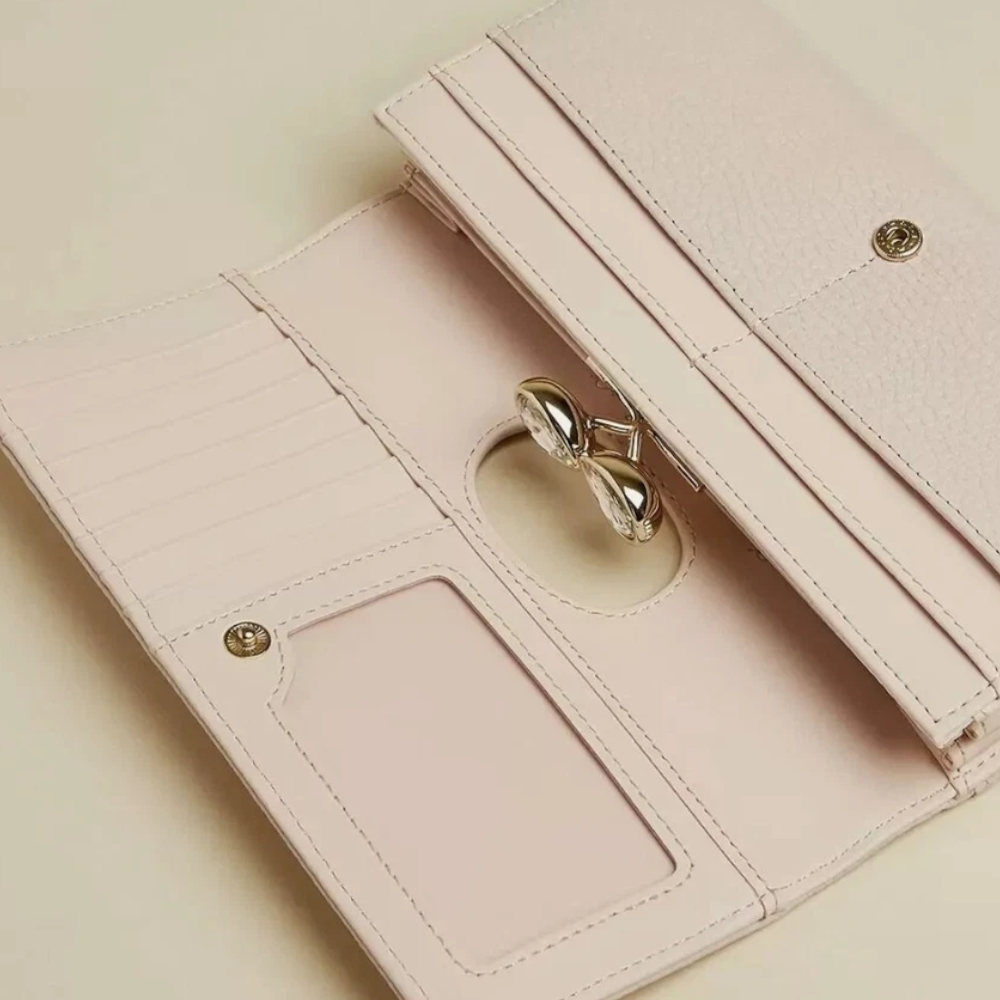 【TED BAKER/テッドベーカー】Alyysaa レザー がま口長財布 Alyysaa レザー がま口長財布《トープ》