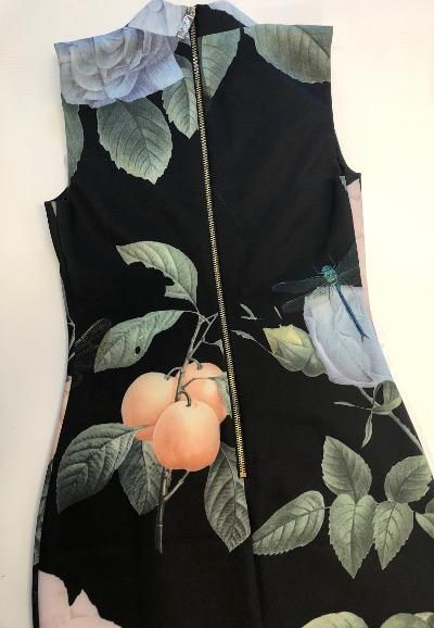 【TED BAKER | テッドベーカー】RAVINA ボディコンワンピース 《ローズ柄 ブラック》