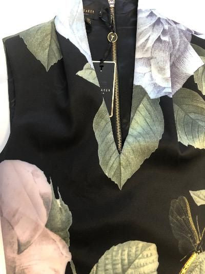 【TED BAKER | テッドベーカー】RAVINA ボディコンワンピース 《ローズ柄 ブラック》