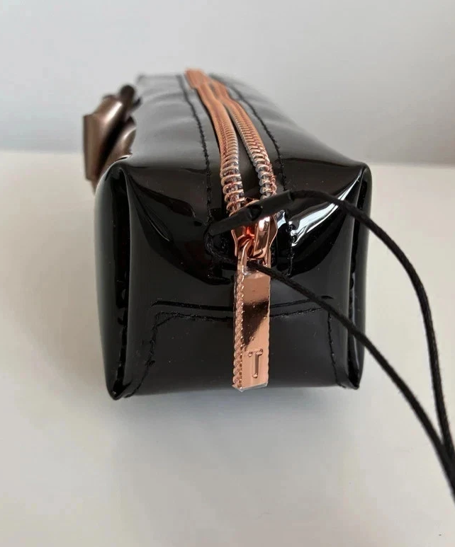 ★手元在庫あり！【TED BAKER | テッドベーカー】希少！ Patent Bow Pencil Case ペンケース リボン付き《ブラック》