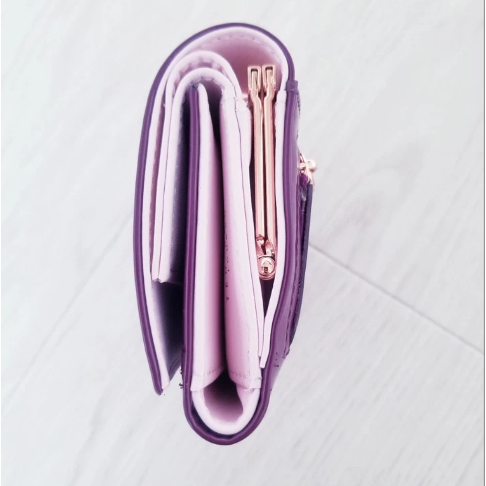 【TED BAKER | テッドベーカー】CATTRIN レザーがま口 ミニ折り財布《パープル》