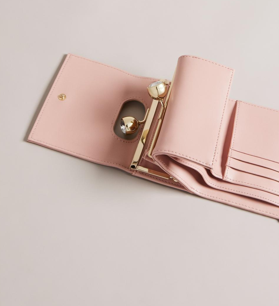 【TED BAKER | テッドベーカー】Baran レザー スナップ式 ミニ 折り財布《ライトピンク》