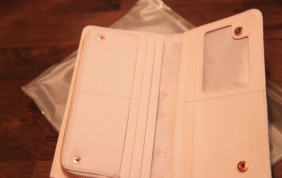 【TED BAKER/テッドベーカー】素敵！Aimor フラップ 長財布《ローズゴールド》