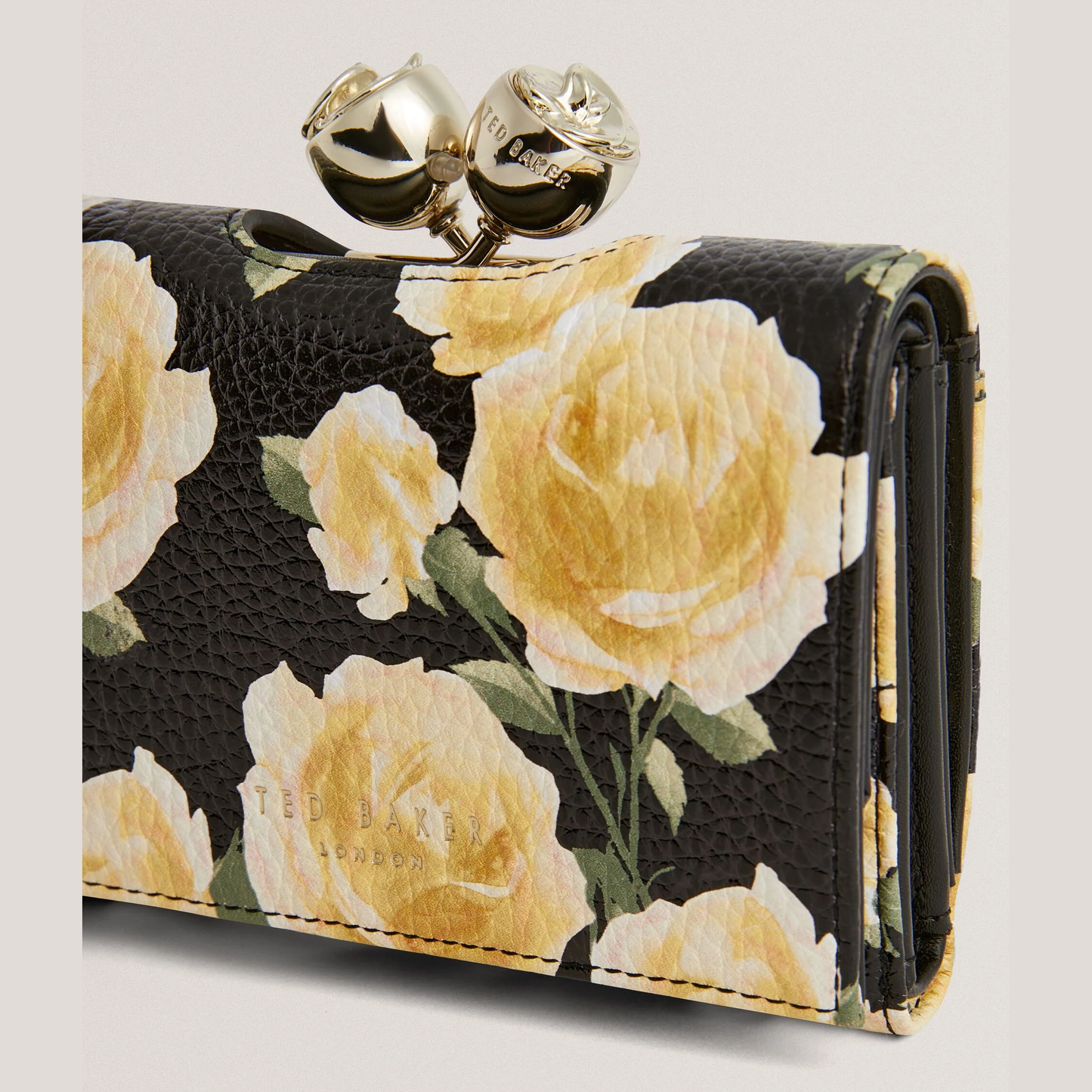 【TED BAKER/テッドベーカー】ALBO  ローズプリント がま口 三つ折りミニ財布《ブラック》