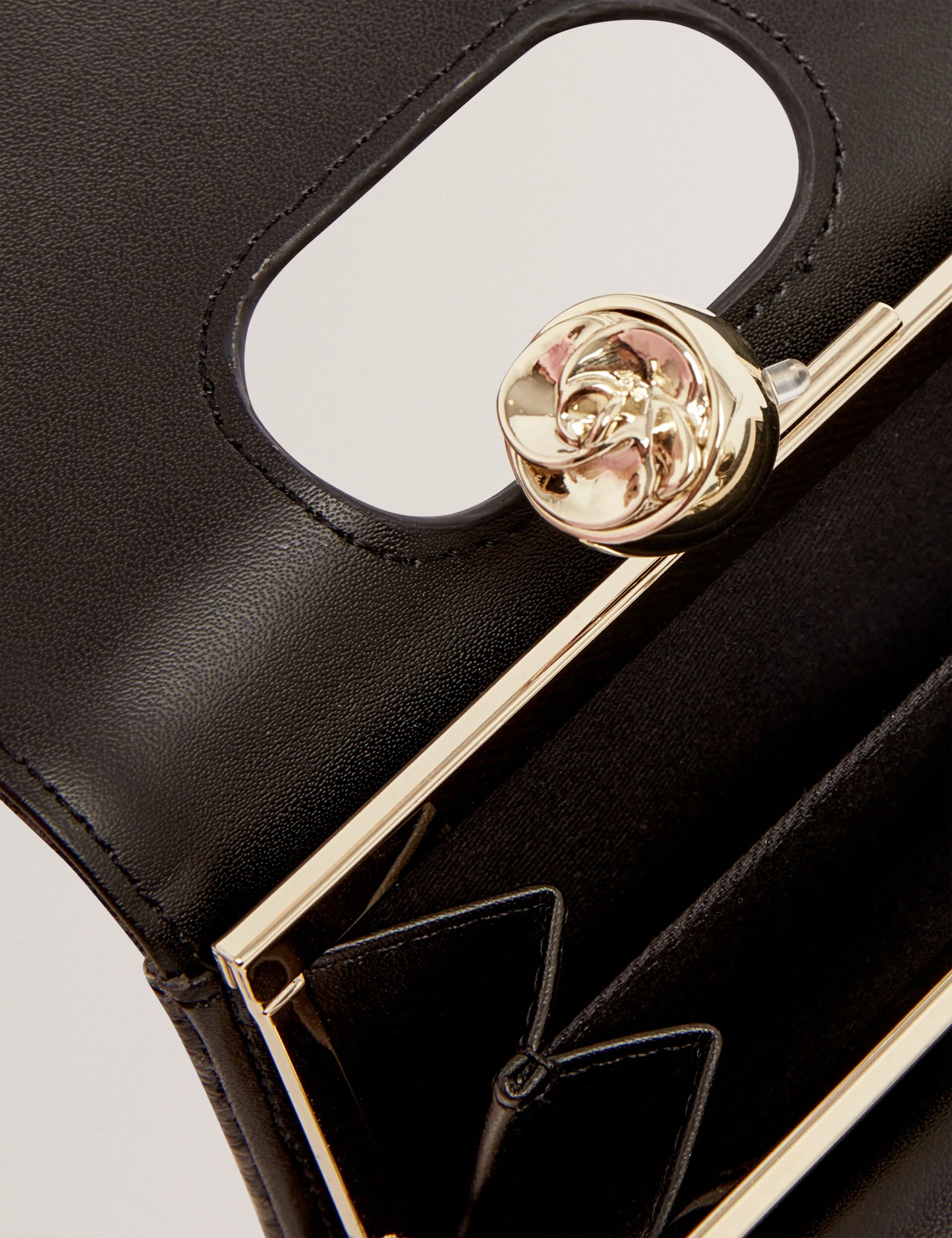 【TED BAKER/テッドベーカー】TULNA  ローズがま口 三つ折りミニ財布《ブラック》