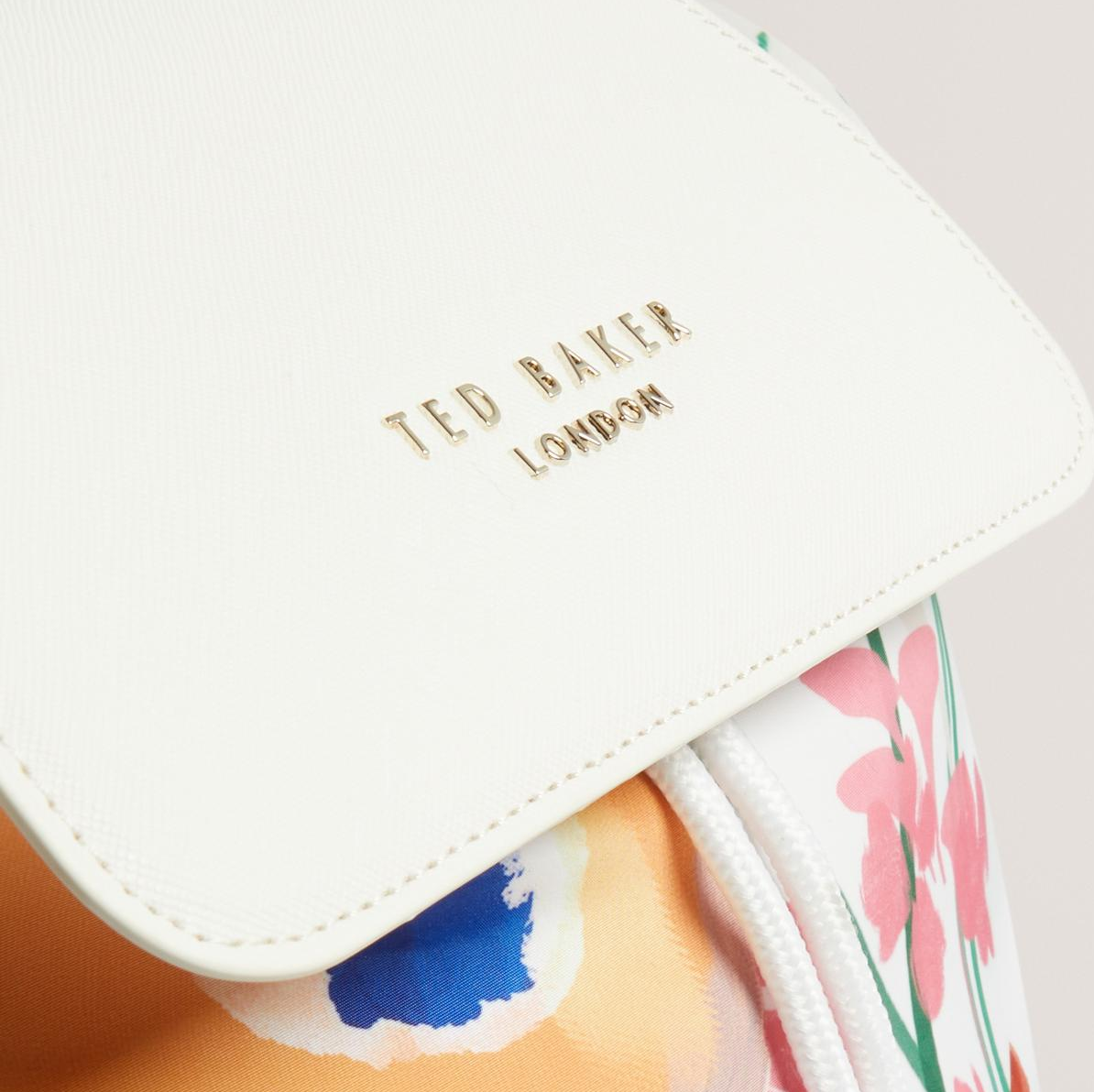 【TED BAKER | テッドベーカー】Magnolia Floral  ナイロン バックパック《ホワイト系》