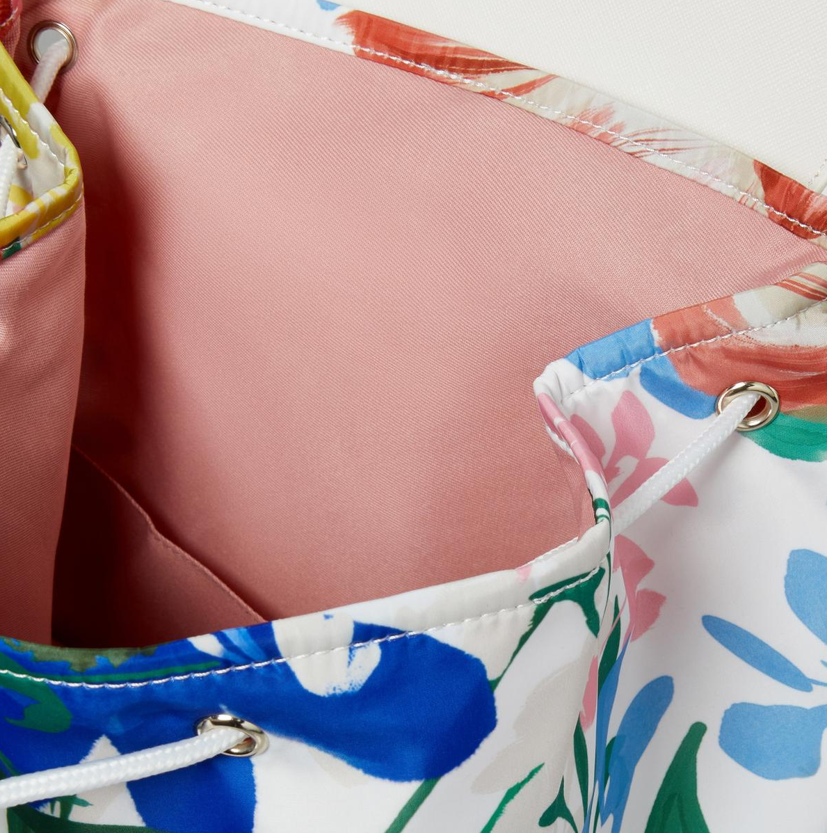 【TED BAKER | テッドベーカー】Magnolia Floral  ナイロン バックパック《ホワイト系》