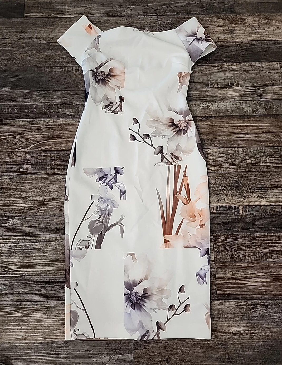 【TED BAKER | テッドベーカー】SAIDIE オフショルダー ボディコン ワンピース《ホワイト》