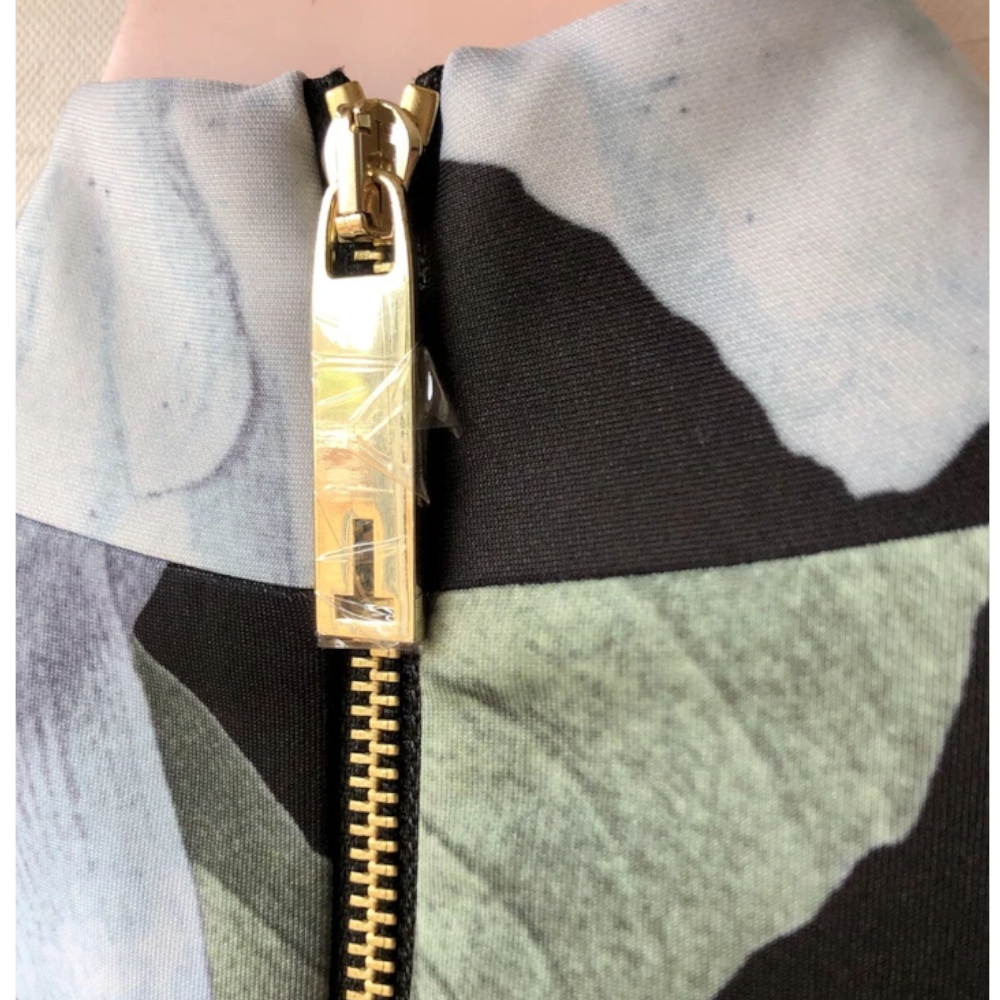 【TED BAKER | テッドベーカー】RAVINA ボディコンワンピース 《ローズ柄 ブラック》