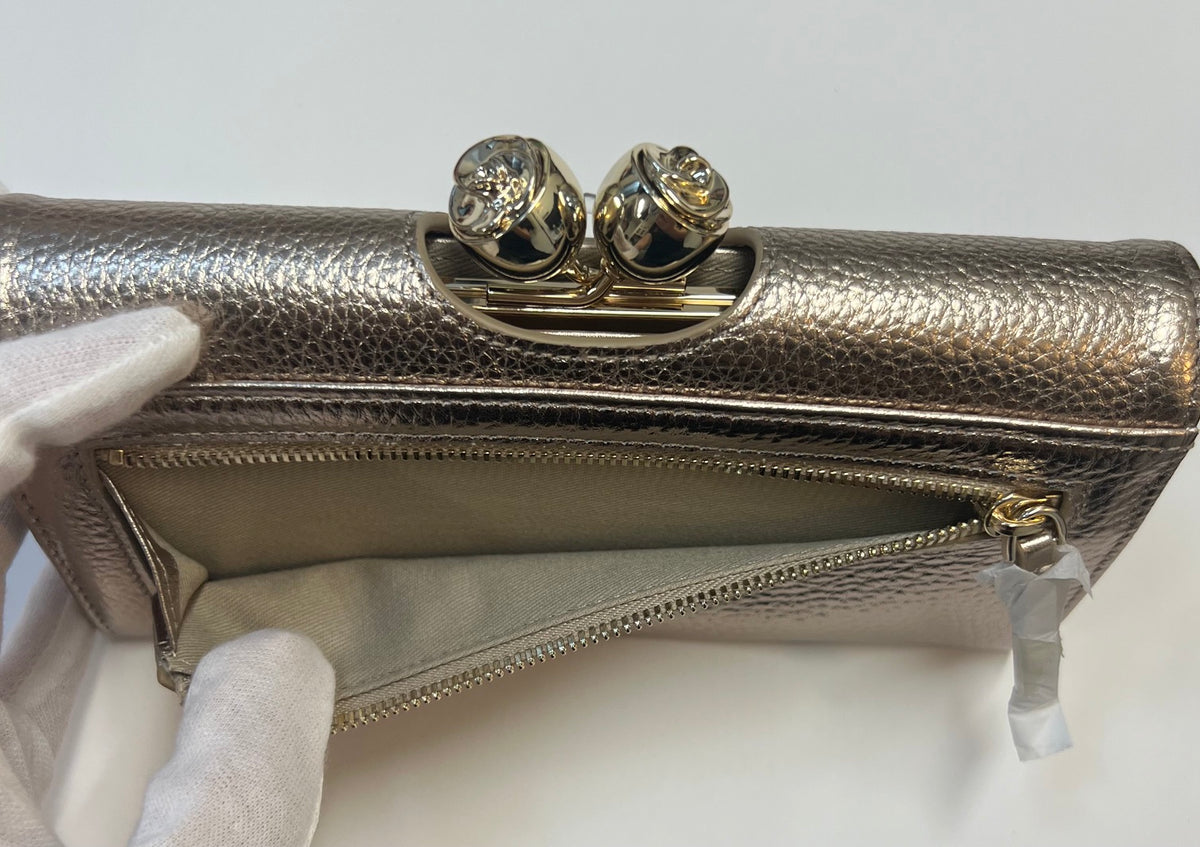 ★手元に在庫あり！【TED BAKER/テッドベーカー】素敵！ROOSALI お花がま口 長財布 《ゴールド》