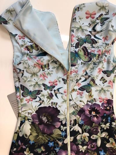 【TED BAKER | テッドベーカー】TIHA ボディコンワンピース 《花柄 ダークブルー》