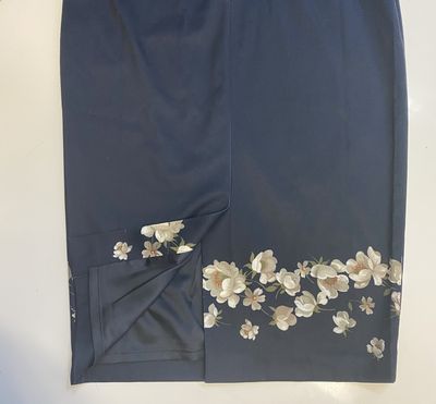 【TED BAKER | テッドベーカー】 AVII 花柄ペンシルスカートワンピース 《ホワイト×ダークブルー》【サイズ1 日本サイズ9】