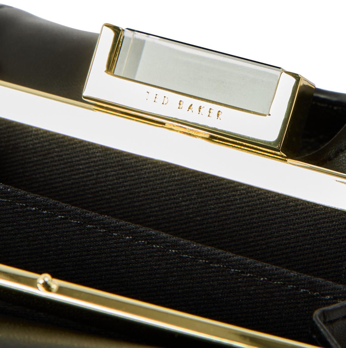 【TED BAKER | テッドベーカー】Baran レザー スナップ式 ミニ 折り財布《ブラック》
