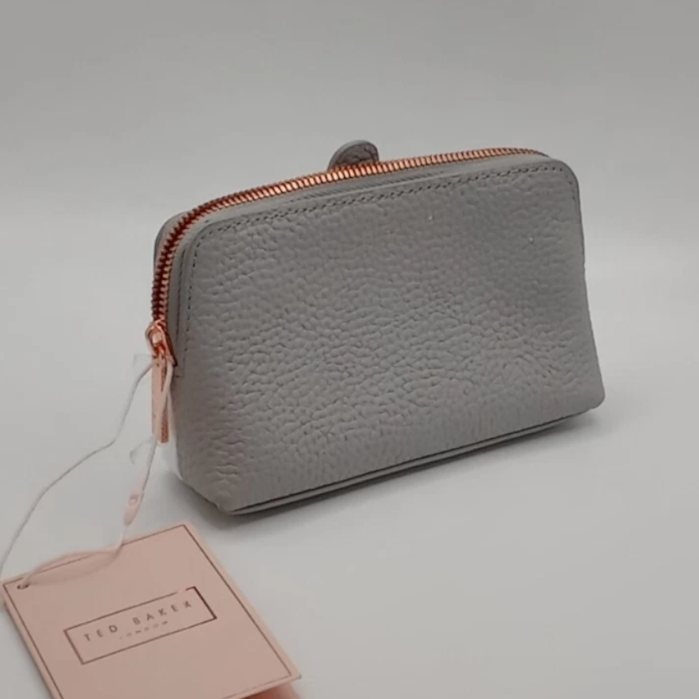 【TED BAKER | テッドベーカー】So キュート！Rumi フレンチブルドッグミニポーチ 財布《グレー》
