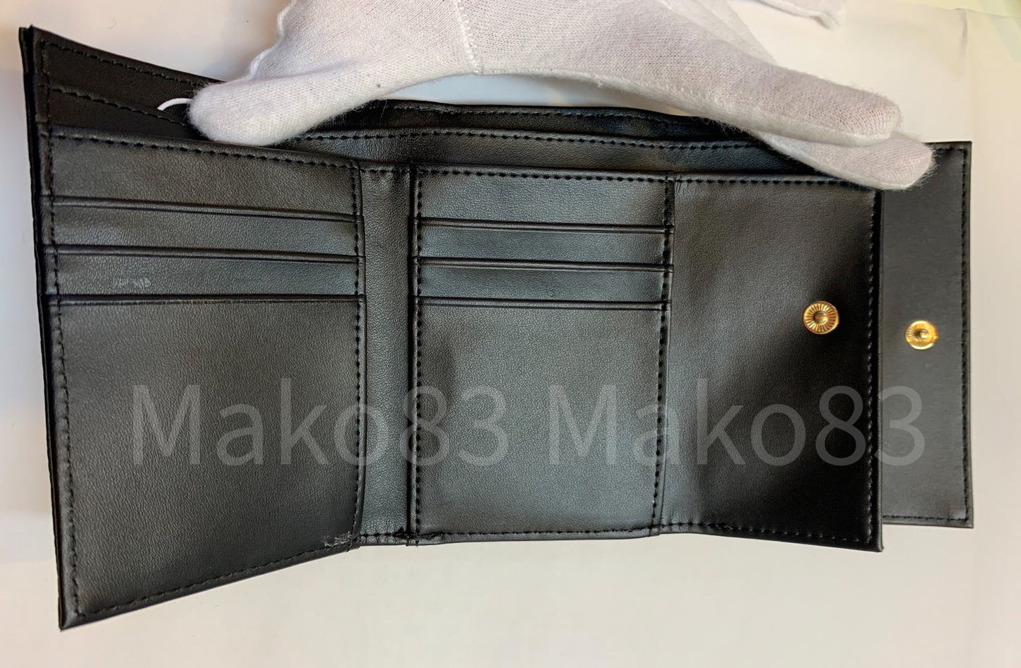 【TED BAKER | テッドベーカー】Baran レザー スナップ式 ミニ 折り財布《ブラック》