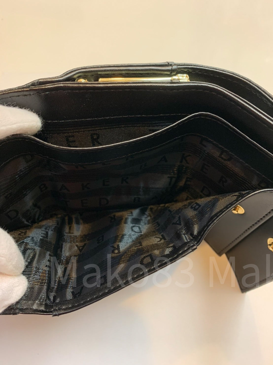 【TED BAKER | テッドベーカー】Baran レザー スナップ式 ミニ 折り財布《ブラック》