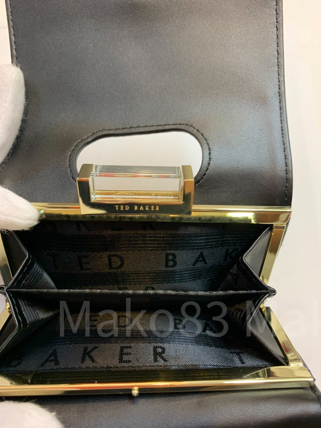 【TED BAKER | テッドベーカー】Baran レザー スナップ式 ミニ 折り財布《ブラック》