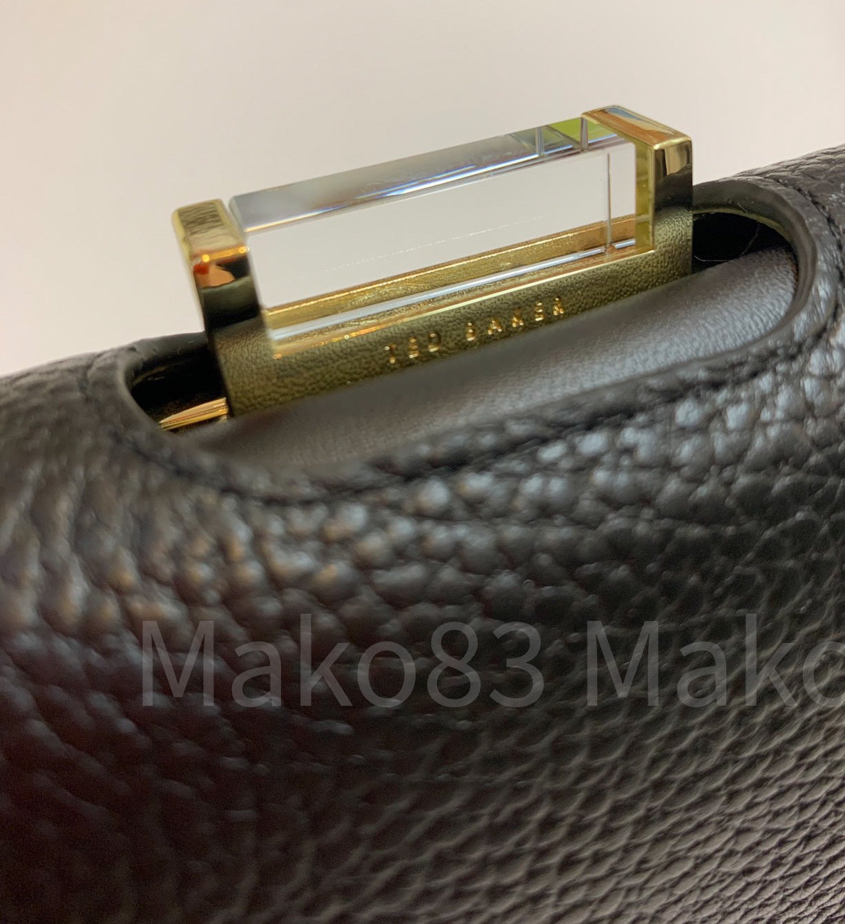 【TED BAKER | テッドベーカー】Baran レザー スナップ式 ミニ 折り財布《ブラック》