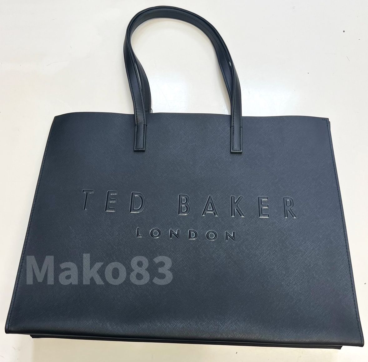 【TED BAKER | テッドベーカー】Sukicon 横長 LARGE ICON トートバッグ《ブラック》