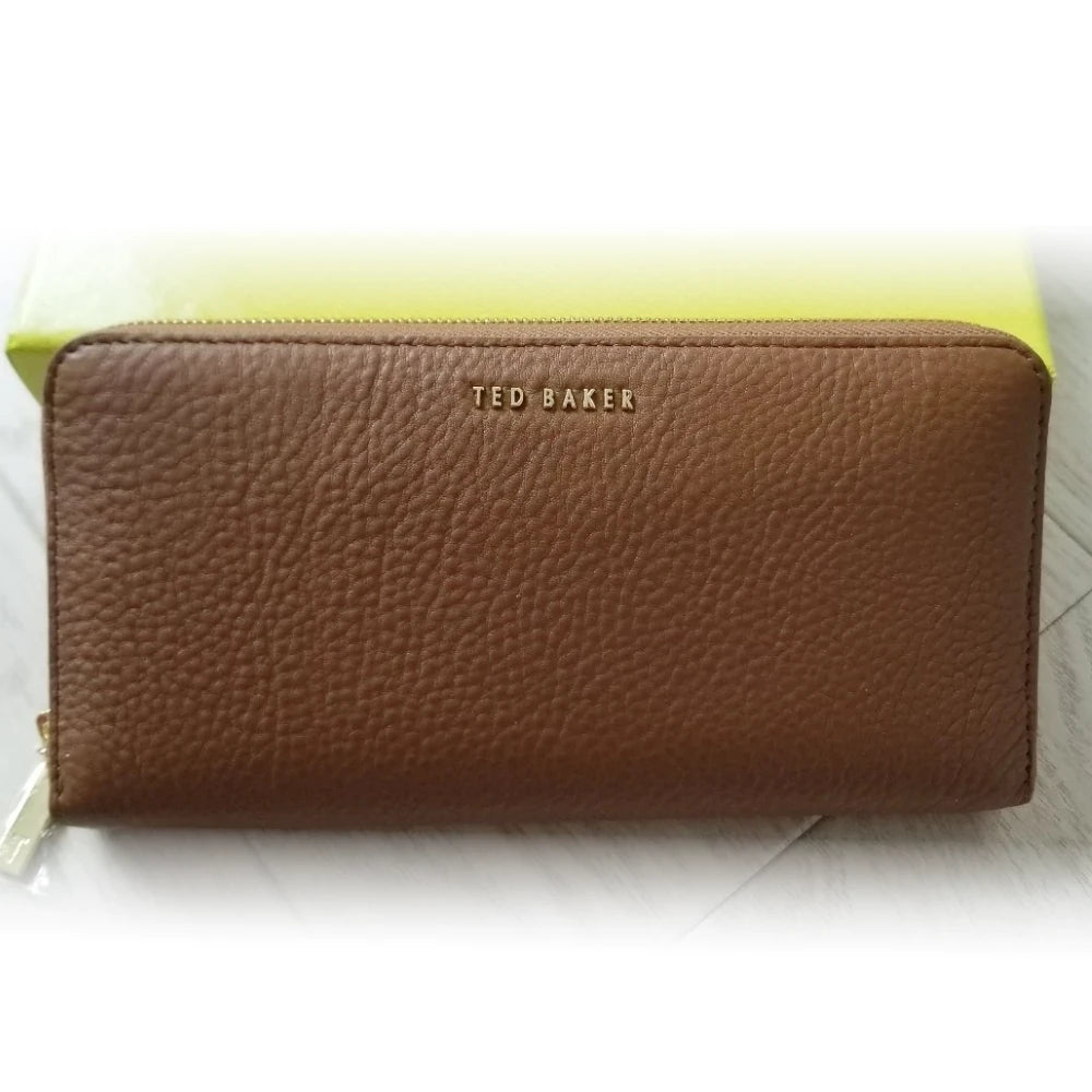 【TED BAKER/テッドベーカー】Laceyy ソフトレザー ラウンドジップ長財布《ブラウン》