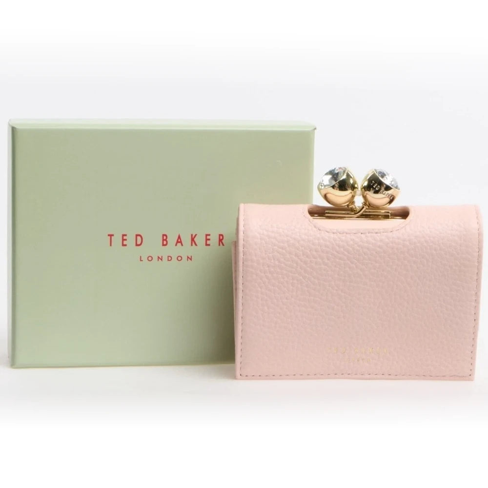 【TED BAKER | テッドベーカー】Cute！レザーがま口 三つ折りミニ財布《ピンク》