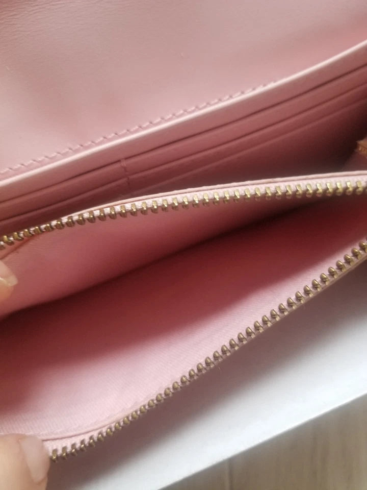【TED BAKER/テッドベーカー】1点で持ち歩いても素敵！Tikay スナップ式長財布 《ピンク》