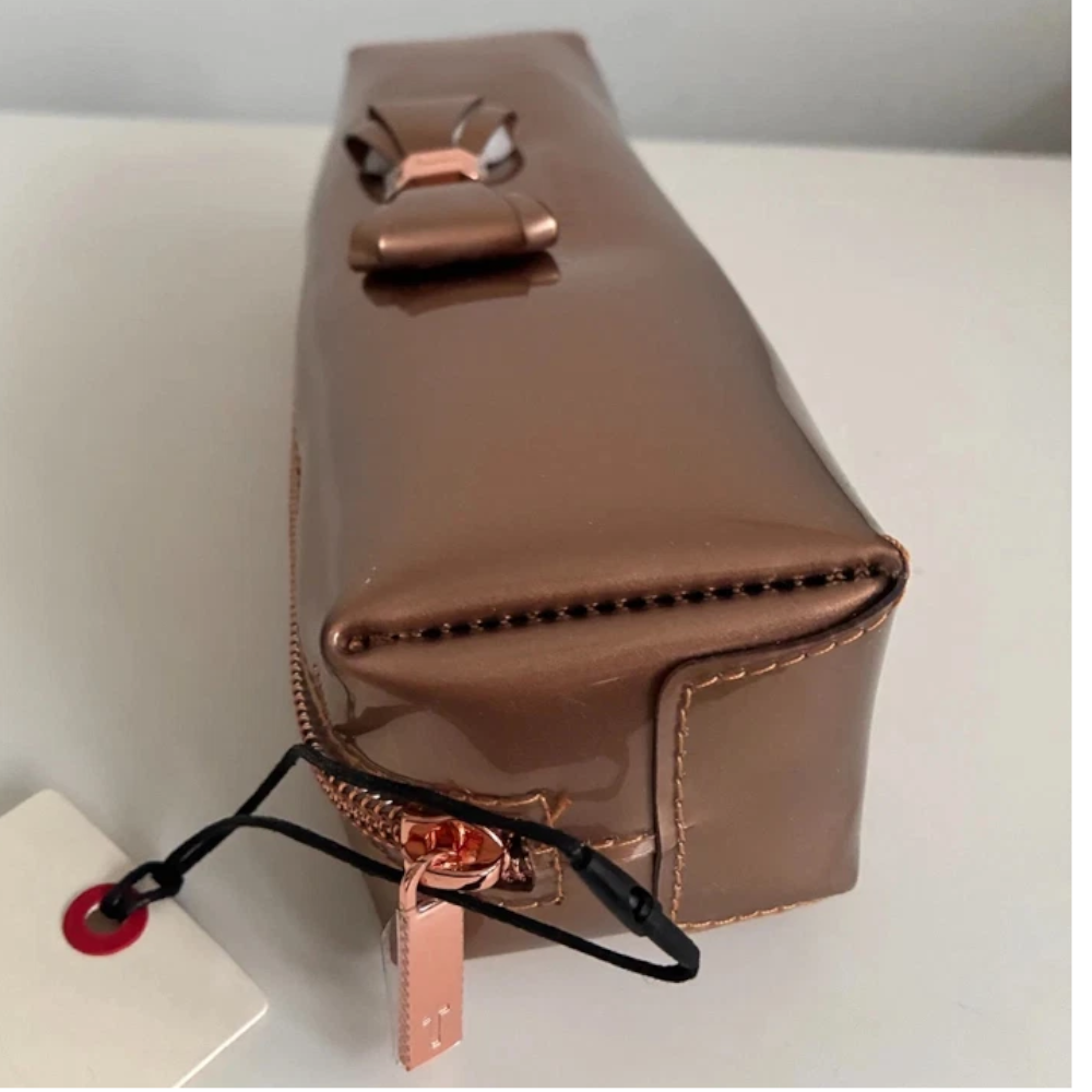 【TED BAKER | テッドベーカー】希少！ Patent Bow Pencil Case ペンケース リボン付き《ゴールド》