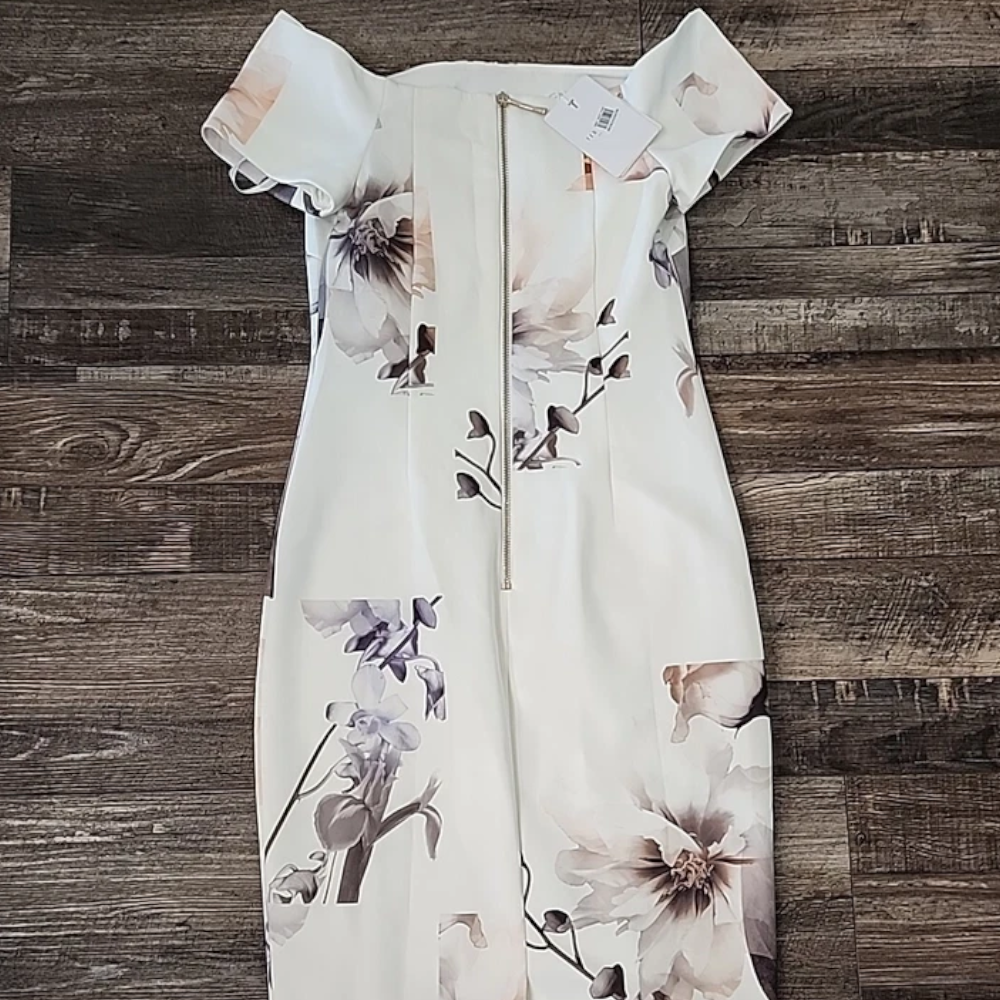 【TED BAKER | テッドベーカー】SAIDIE オフショルダー ボディコン ワンピース《ホワイト》